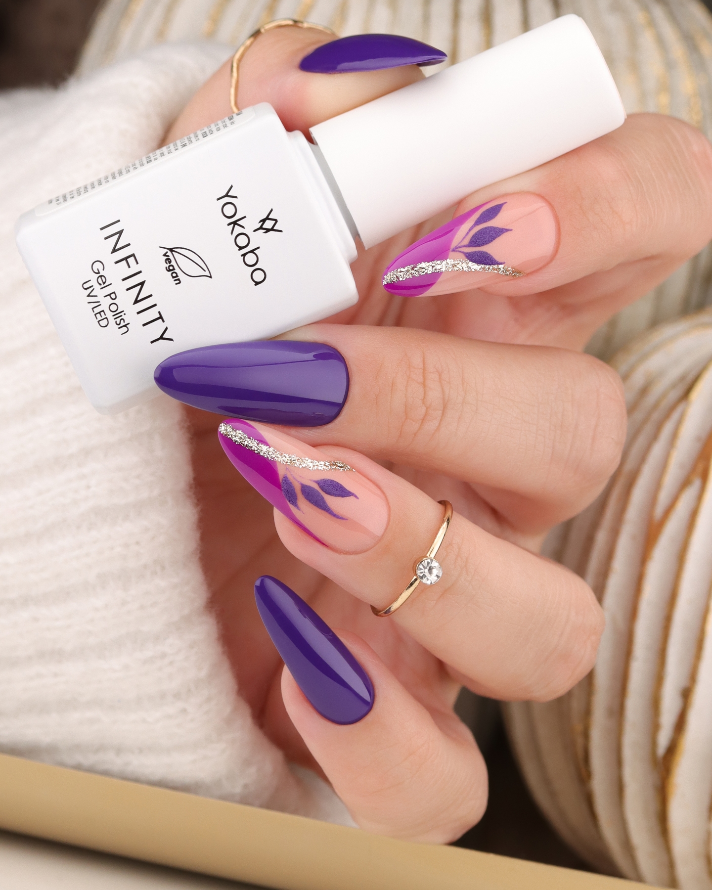 Jesienny NailArt w fiolecie i złotym akcencie - zdjęcie 4