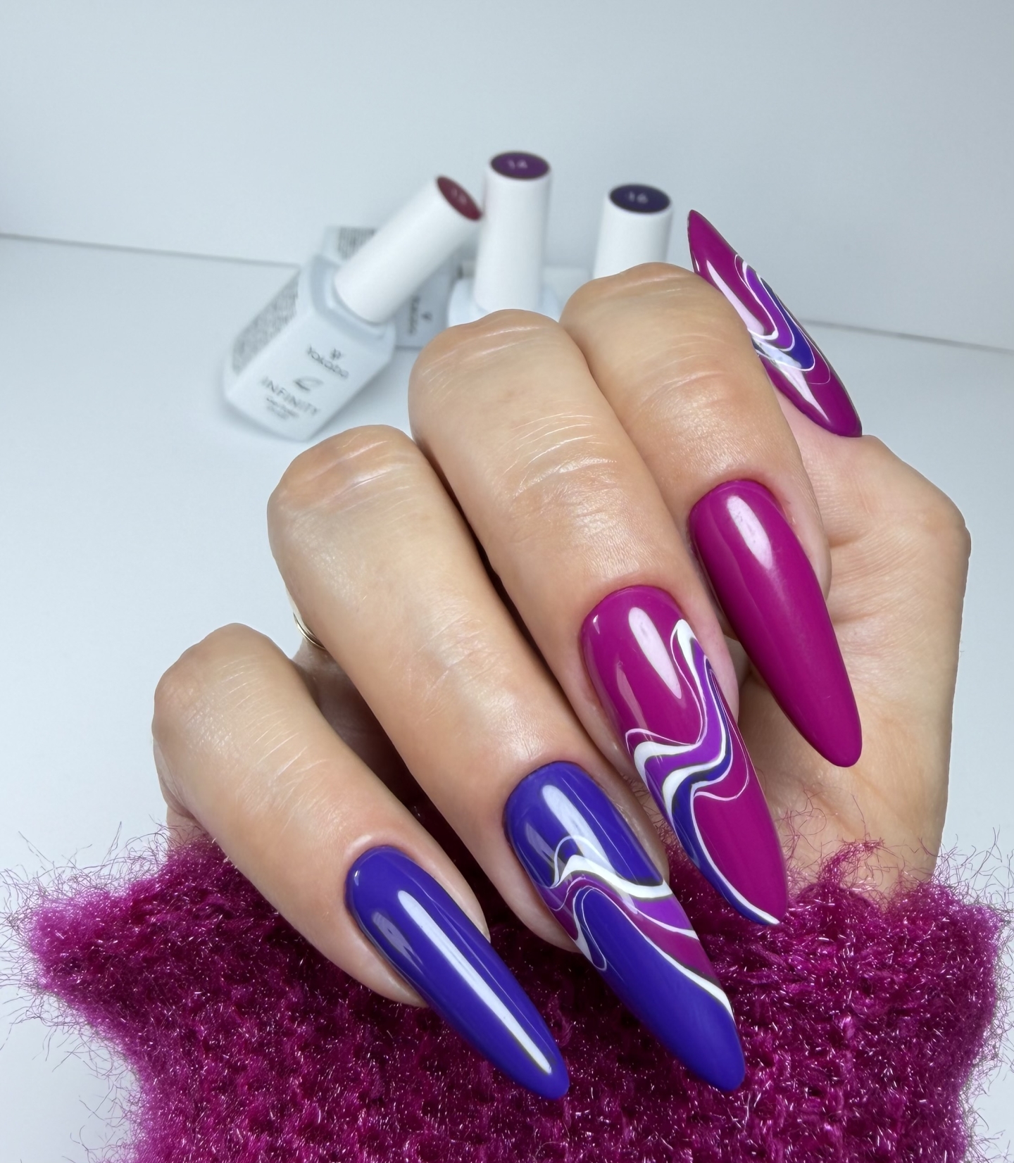 Jesienny NailArt w różu, fiolecie i bieli - zdjęcie 2