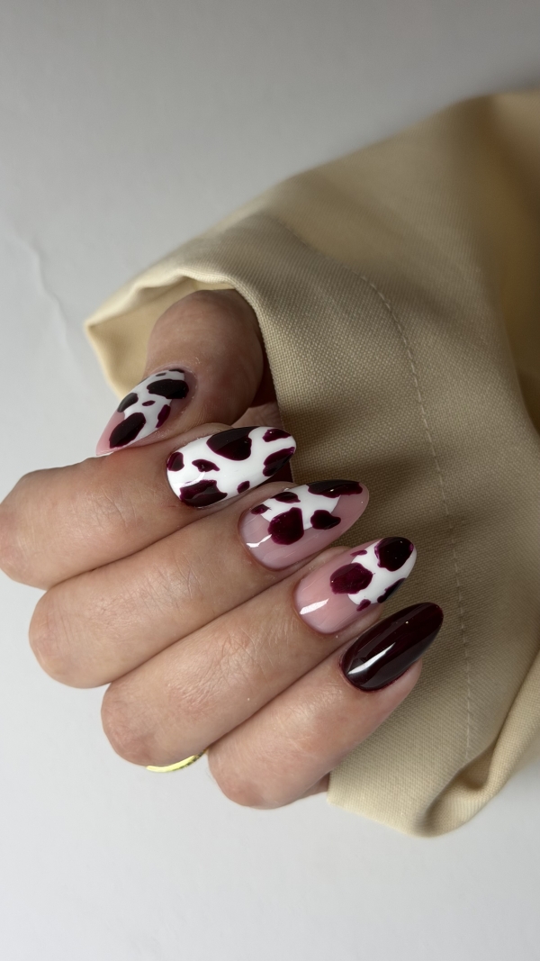 Jesienny manicure w różu, bordo i animal print