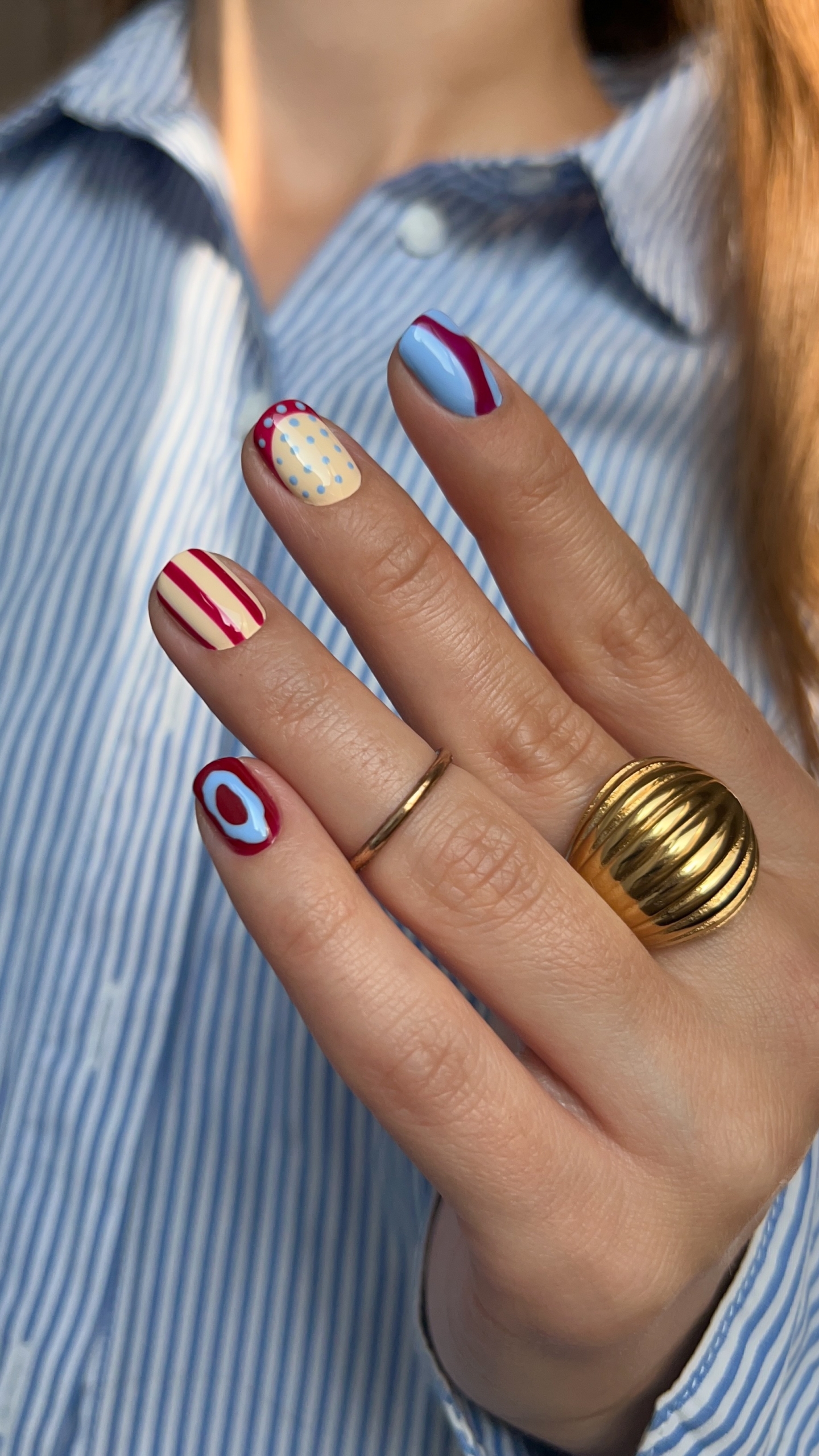 Kolorowy NailArt w błękicie, kremie i różu - zdjęcie 2
