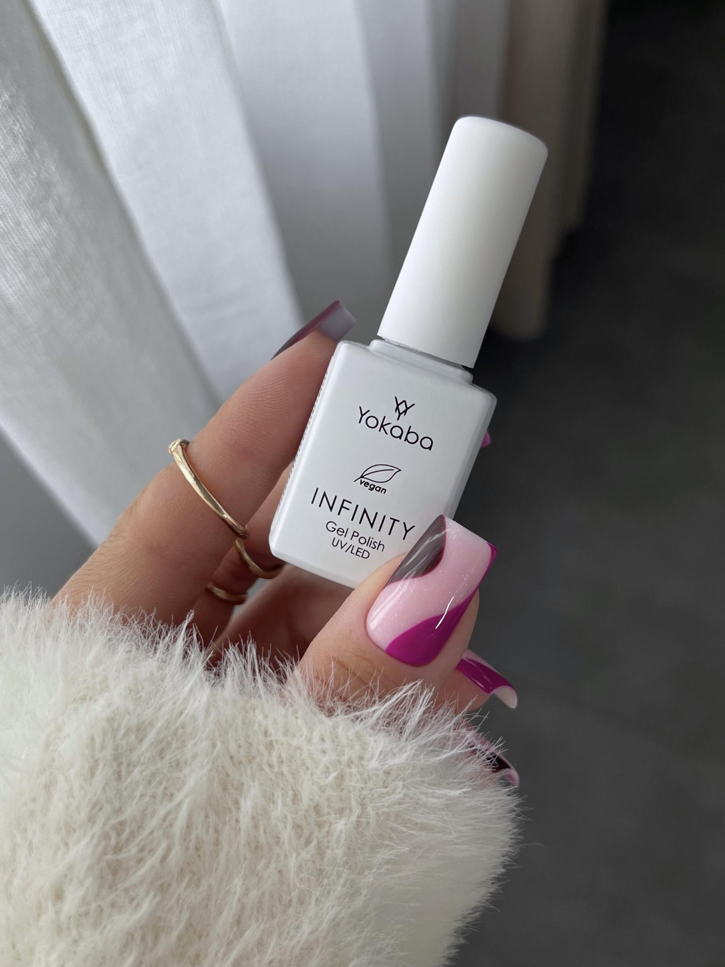 Jesienny NailArt w różu i głębokich akcentach - zdjęcie 3