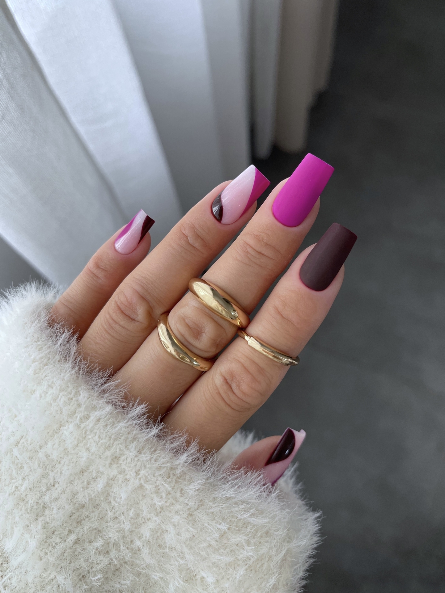 Jesienny NailArt w różu i głębokich akcentach - zdjęcie 4
