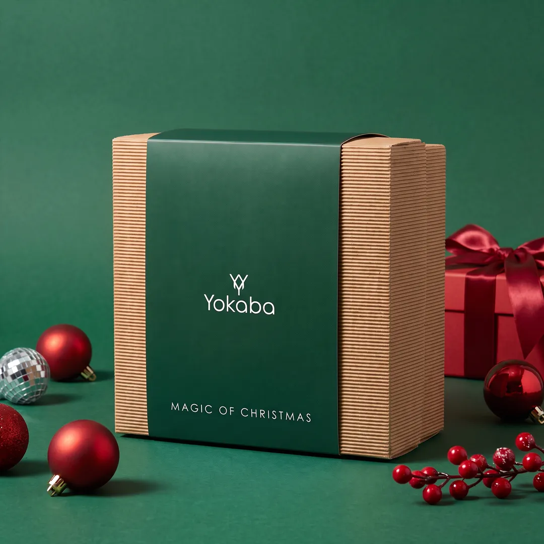 Świąteczne opakowanie prezentowe Yokaba Magic of Christmas w kolorze butelkowej zieleni